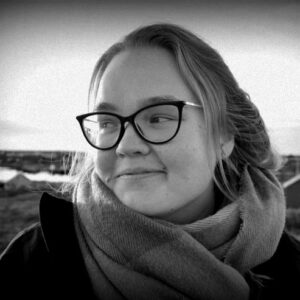 Naised & Numbrid, kogukonnateatri projekt naistele; TUUM Teater, rakendusteater, kogukonnateater, teater kogukonnaga, lihtsad inimesed laval, lugude jutustamise etendus